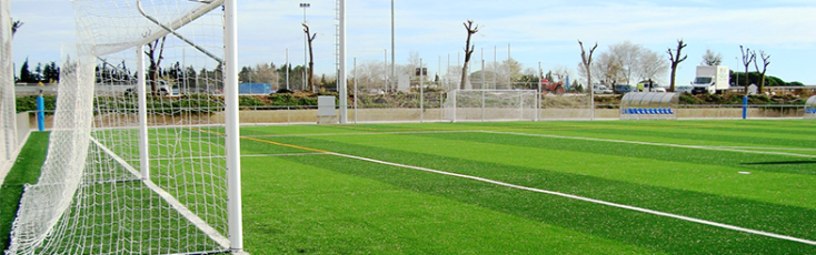 campo di calcio in erba sintetica